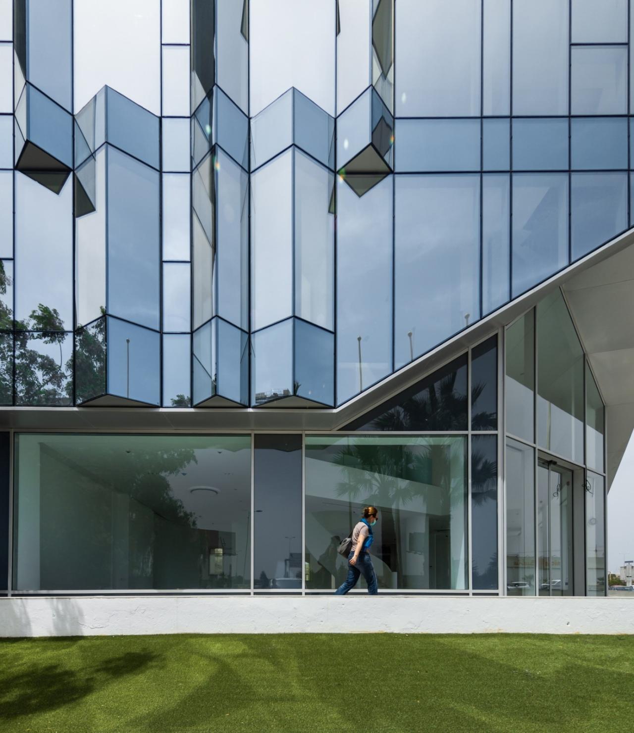 BIM建筑|Etraton 办公楼 / ARK-architecture