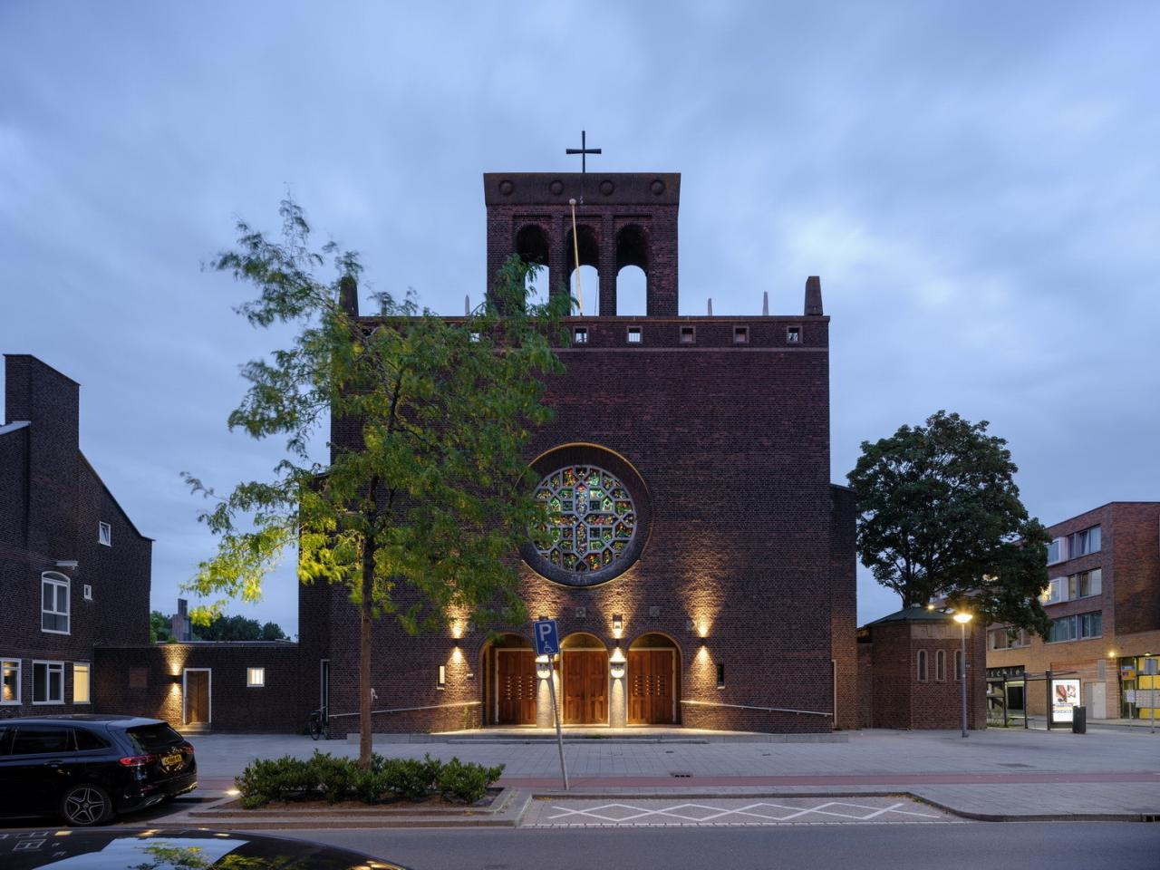 BIM建筑|从教堂到公寓的更新改造 / HOYT Architecten