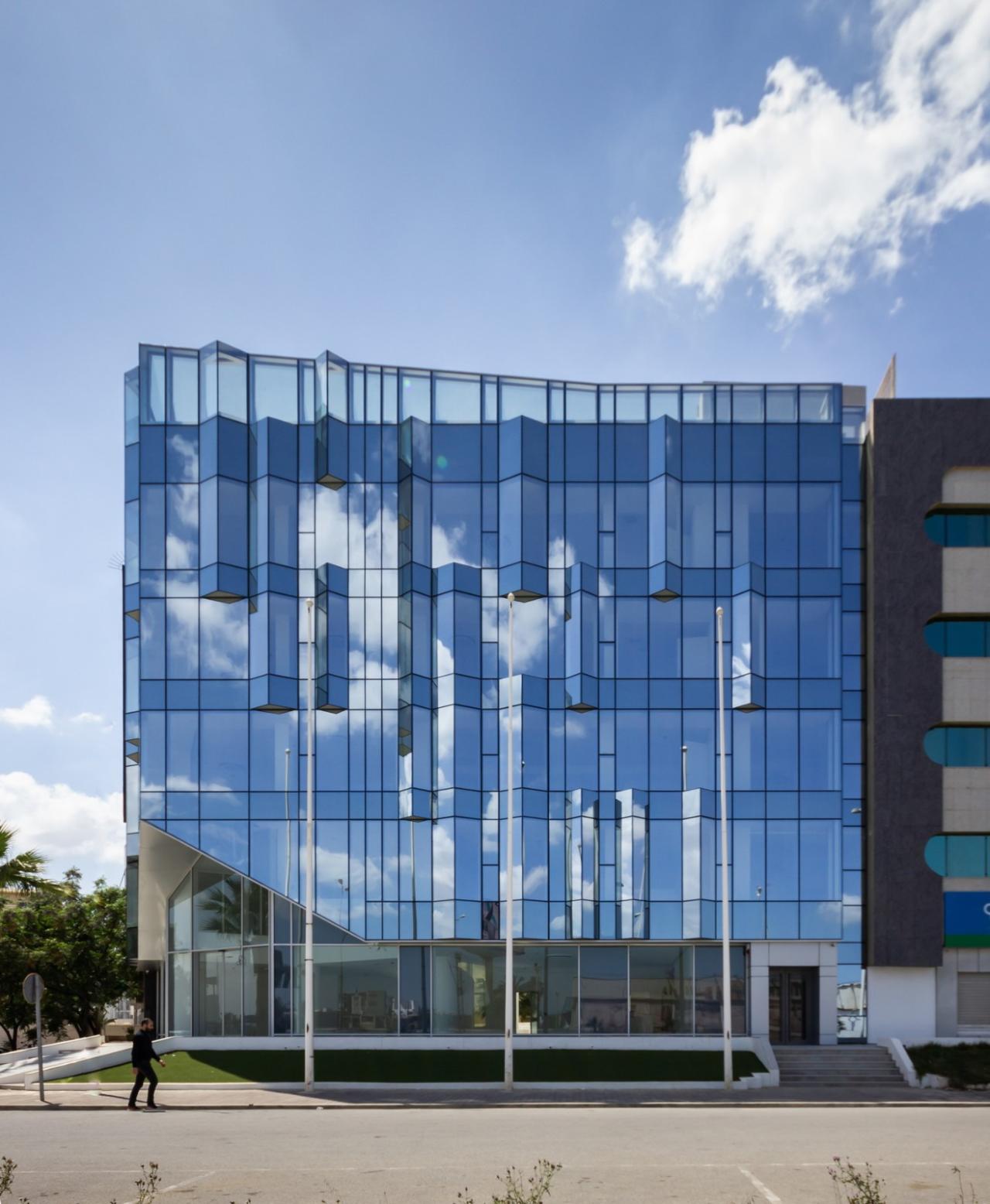 BIM建筑|Etraton 办公楼 / ARK-architecture