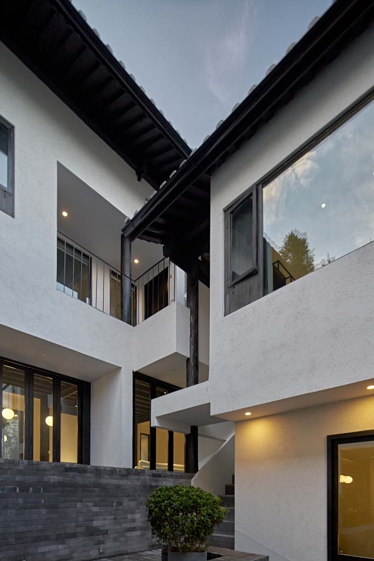 BIM建筑|腾冲叁柒廿壹院子 / 亼建筑