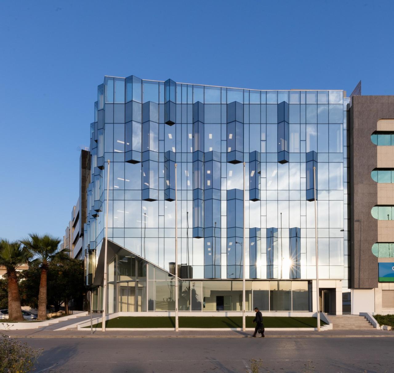 BIM建筑|Etraton 办公楼 / ARK-architecture