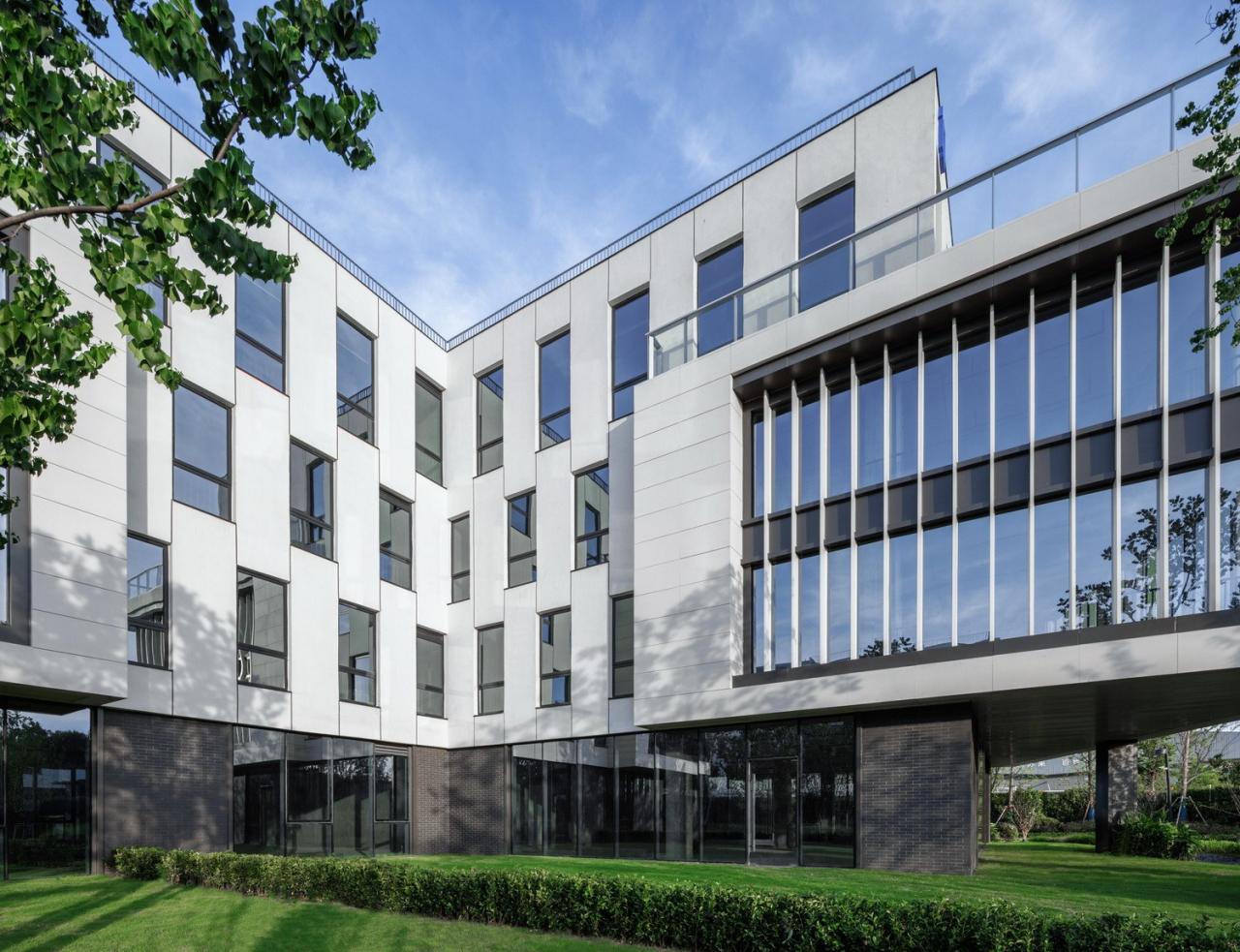 BIM建筑|南京紫金山麓首个AI人工智能产业载体 / 三益中国