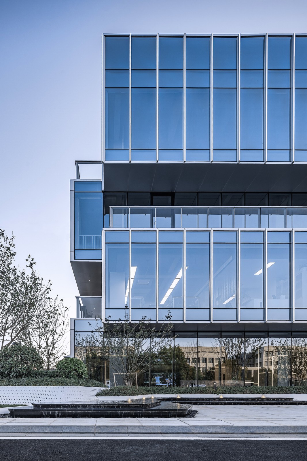 BIM建筑|南京紫金山麓首个AI人工智能产业载体 / 三益中国