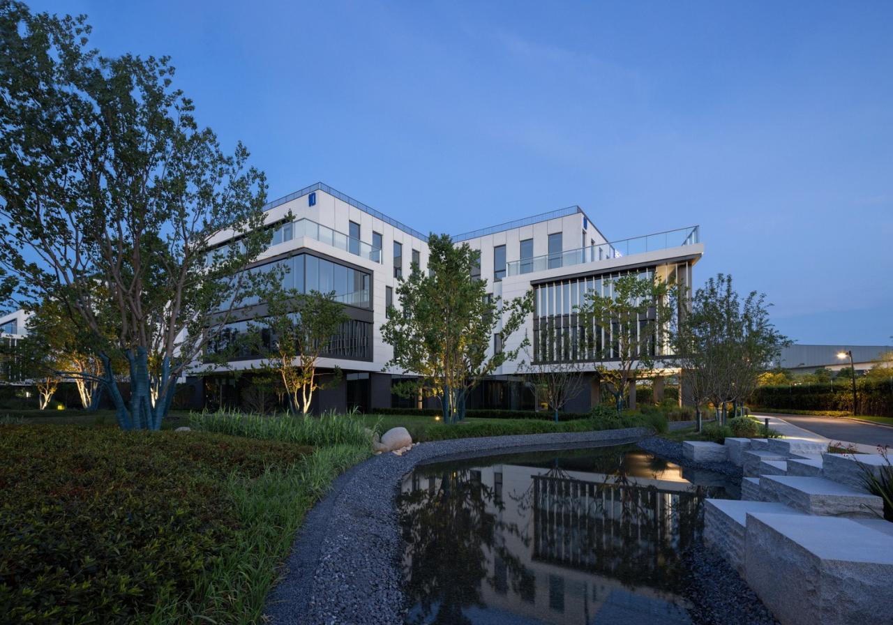 BIM建筑|南京紫金山麓首个AI人工智能产业载体 / 三益中国