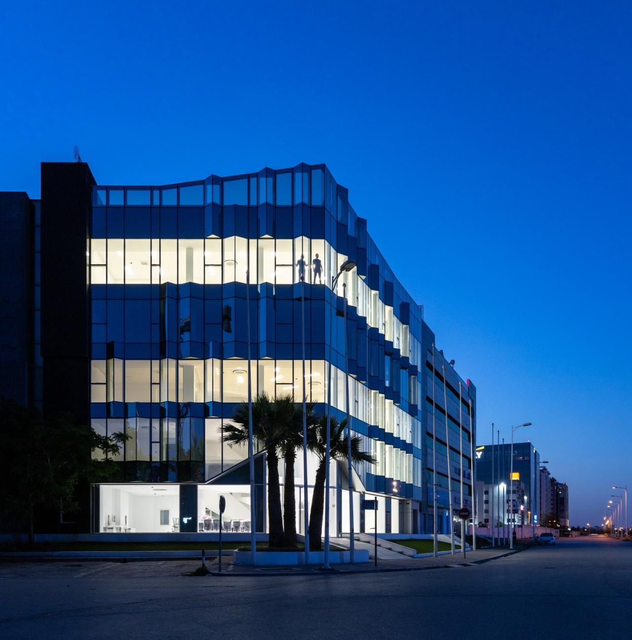 BIM建筑|Etraton 办公楼 / ARK-architecture