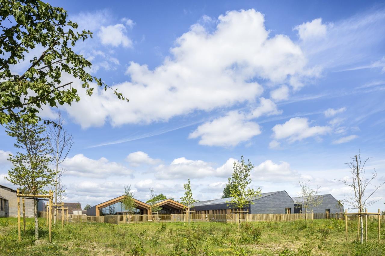 BIM建筑|Les Coteaux Fleuris 学校 / HEMAA Architectes + Hesters Oyon