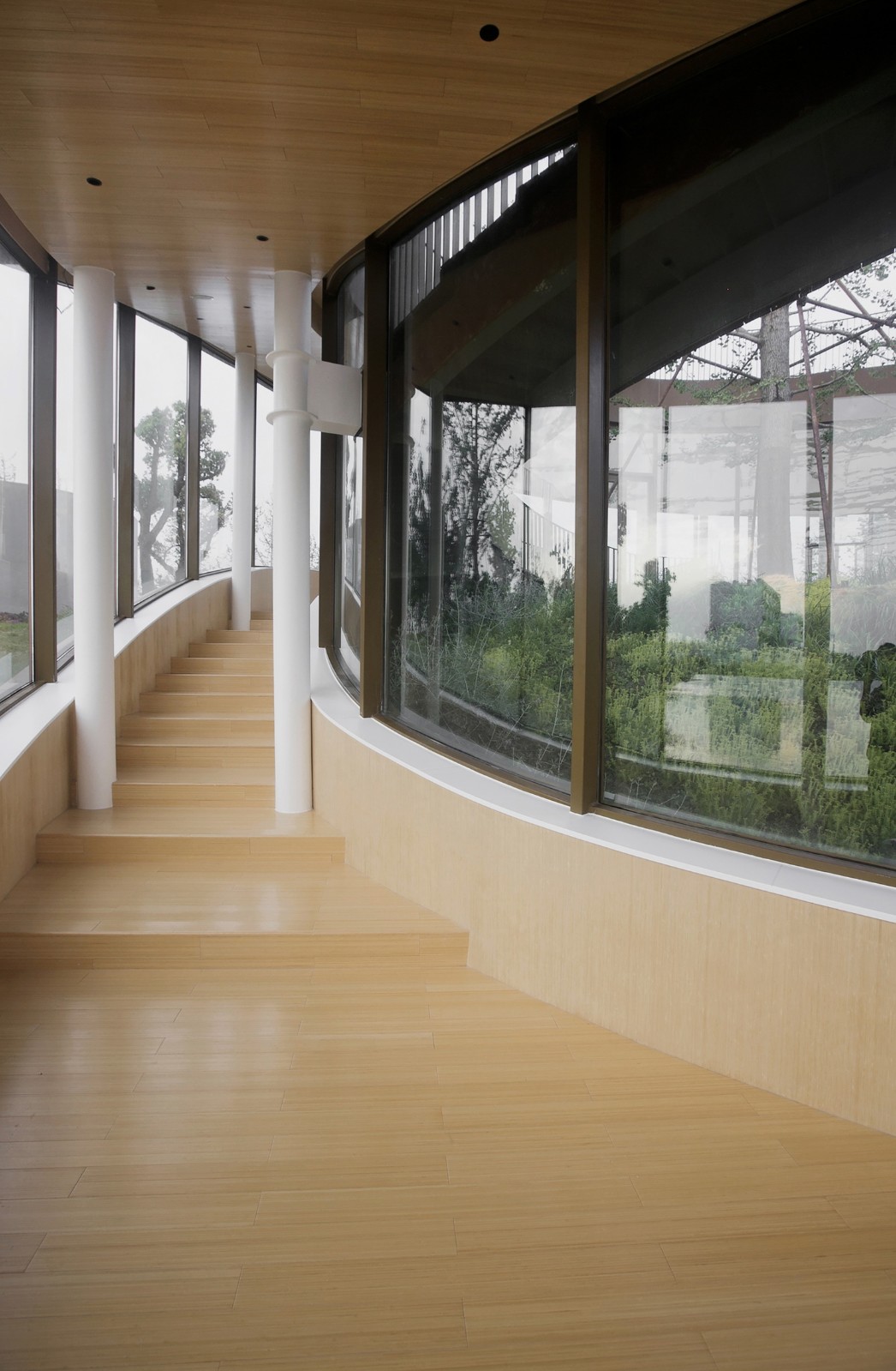 BIM建筑|湖畔剧场 / 禾下建筑社 + MADAM