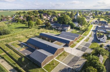 BIM建筑|Les Coteaux Fleuris 学校 / HEMAA Architectes + Hesters Oyon-BIM建筑网