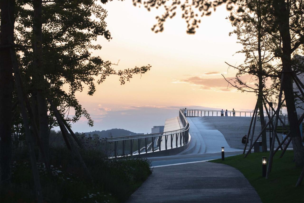 BIM建筑|成都天府路演艺术中心 / 天仝建筑