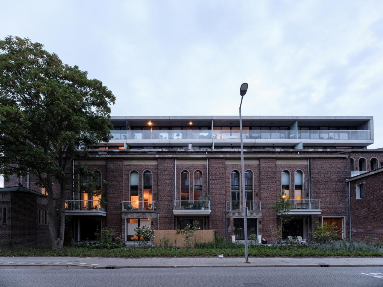 BIM建筑|从教堂到公寓的更新改造 / HOYT Architecten