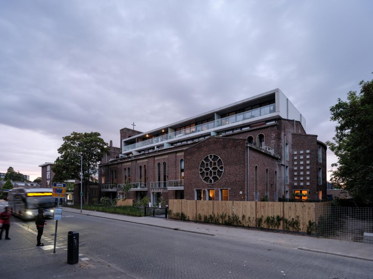 BIM建筑|从教堂到公寓的更新改造 / HOYT Architecten