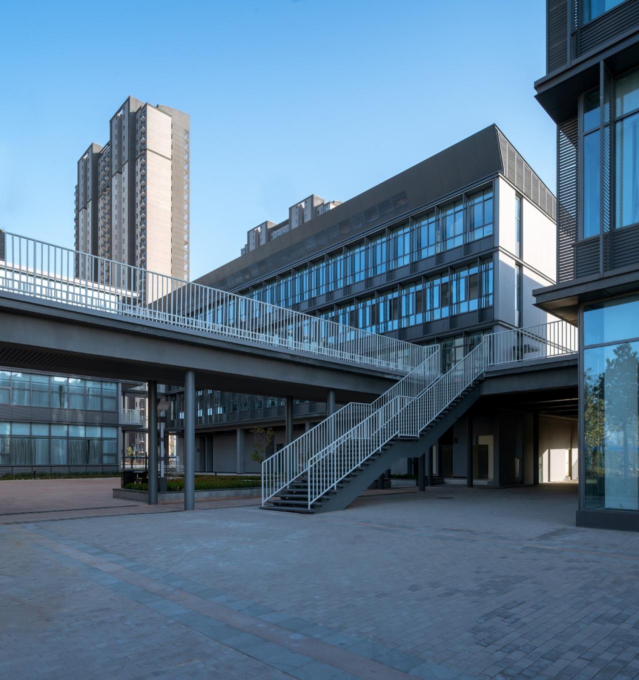 BIM建筑|郑州航空港第八安置区配套中学暨郑州第130中学 / 上海联创设计集团