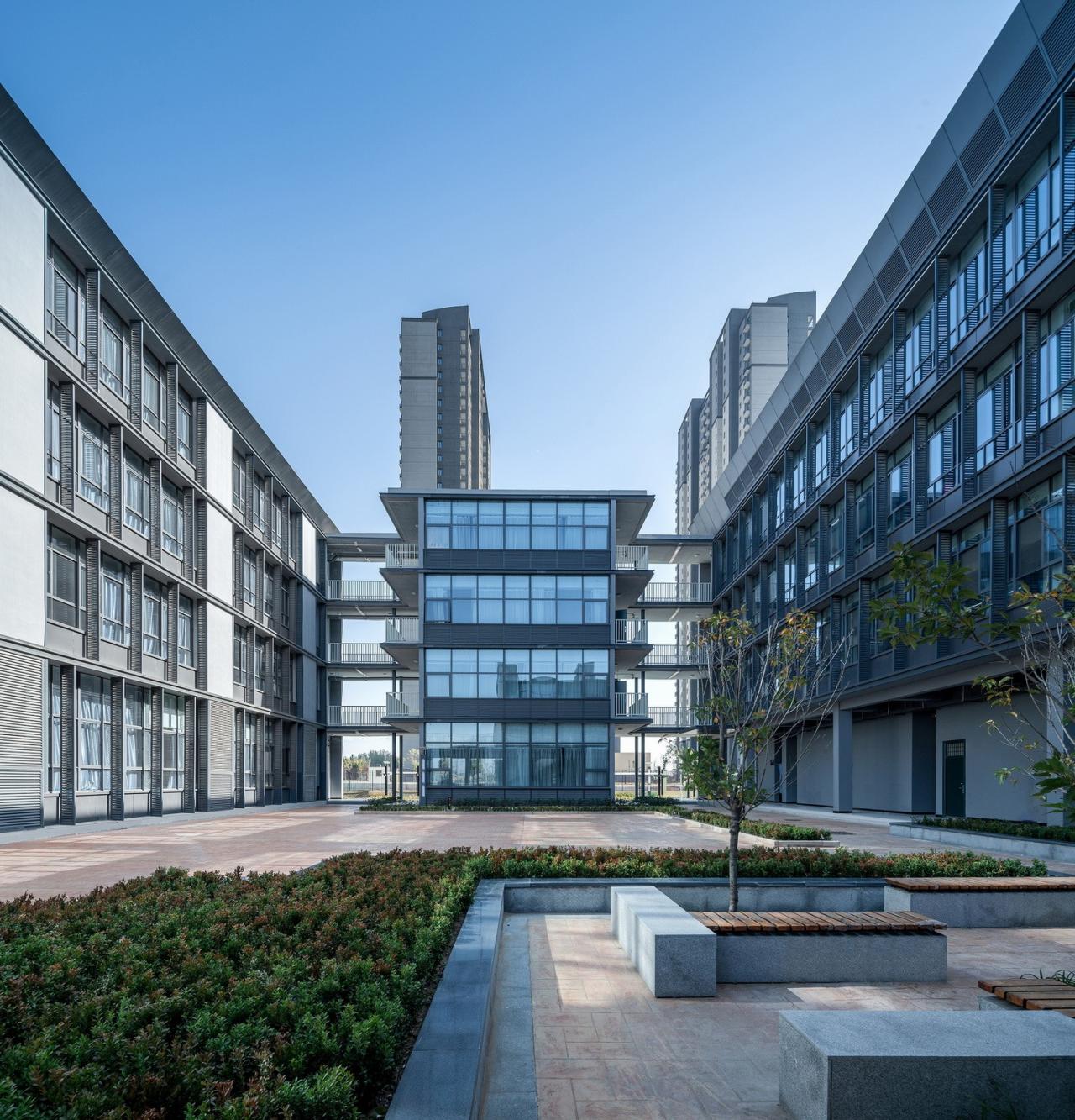 BIM建筑|郑州航空港第八安置区配套中学暨郑州第130中学 / 上海联创设计集团