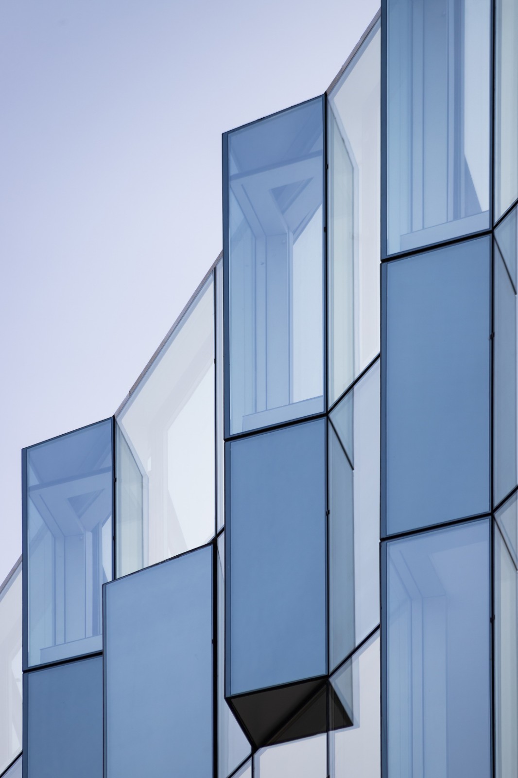 BIM建筑|Etraton 办公楼 / ARK-architecture