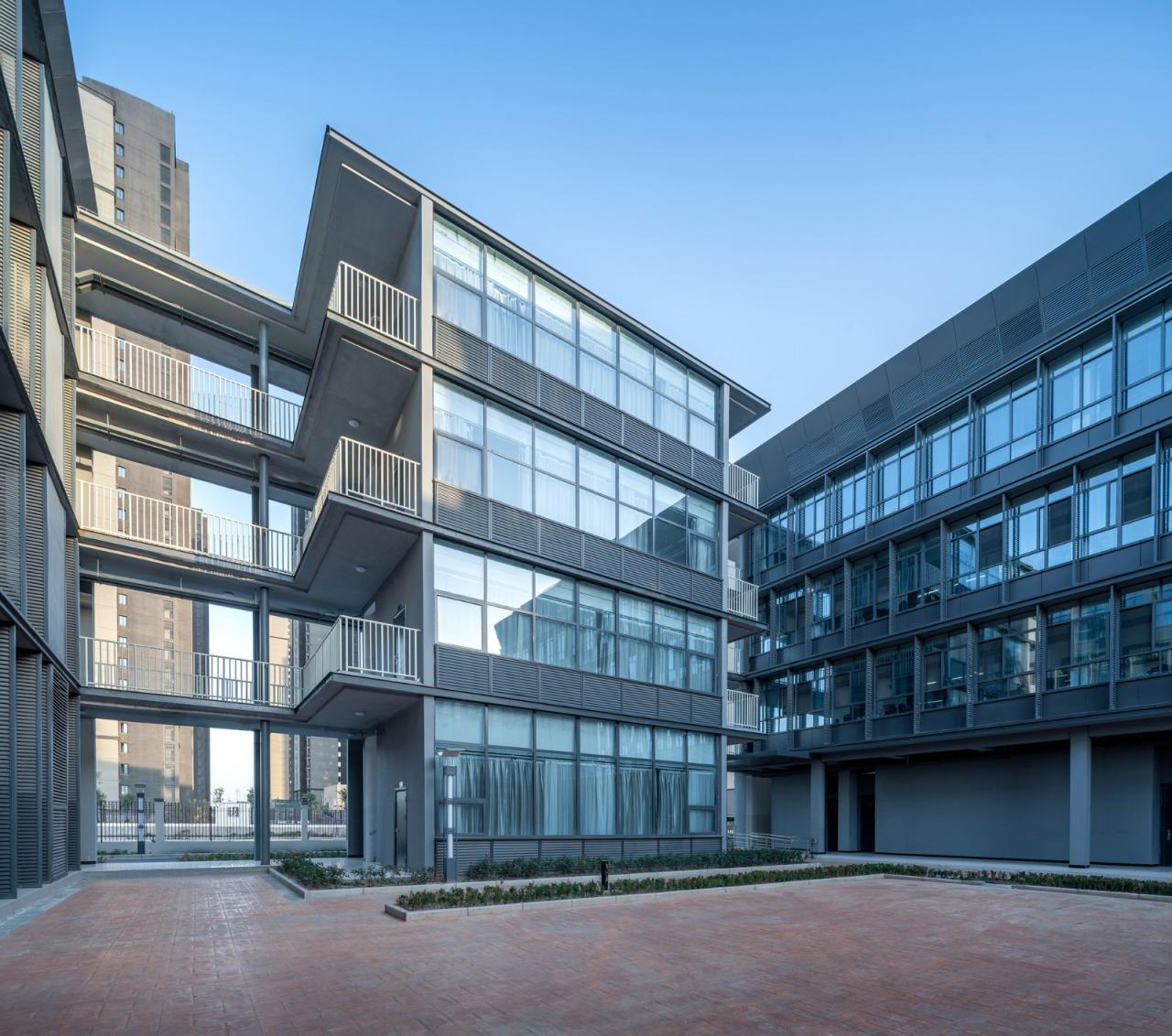 BIM建筑|郑州航空港第八安置区配套中学暨郑州第130中学 / 上海联创设计集团