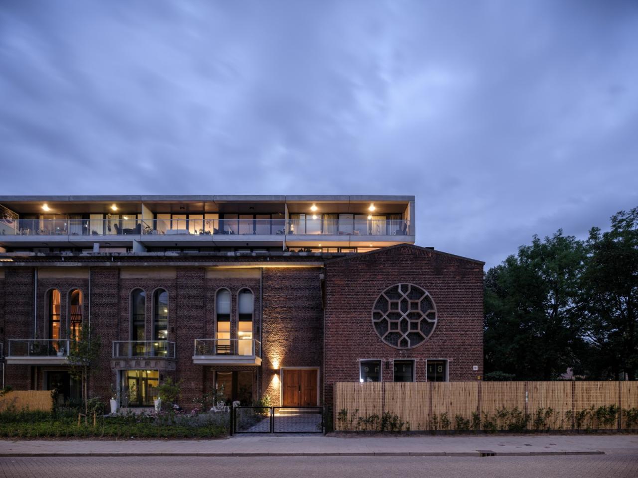 BIM建筑|从教堂到公寓的更新改造 / HOYT Architecten