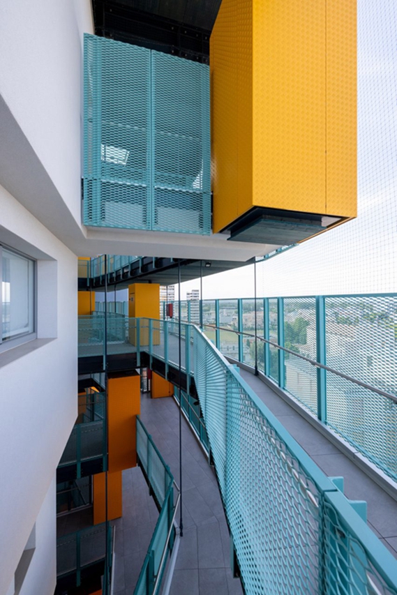 BIM建筑|意大利建筑师设计弧形度假公寓楼