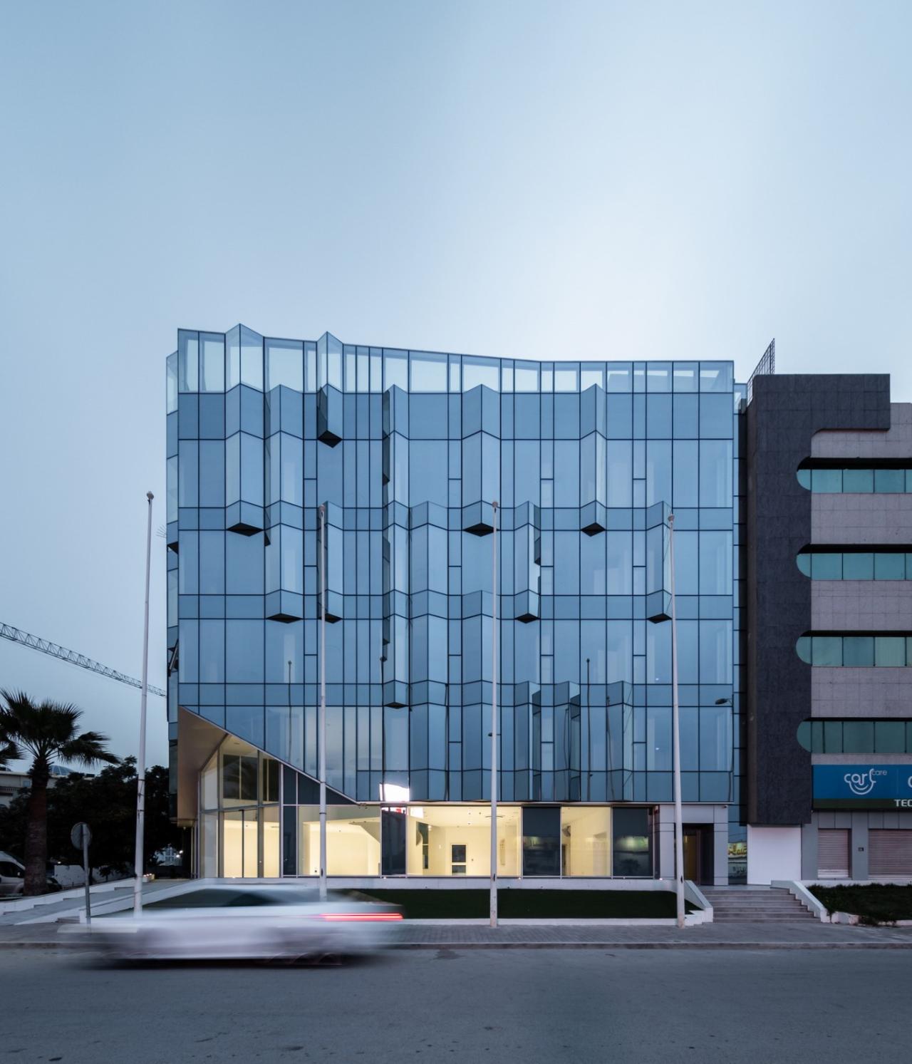 BIM建筑|Etraton 办公楼 / ARK-architecture