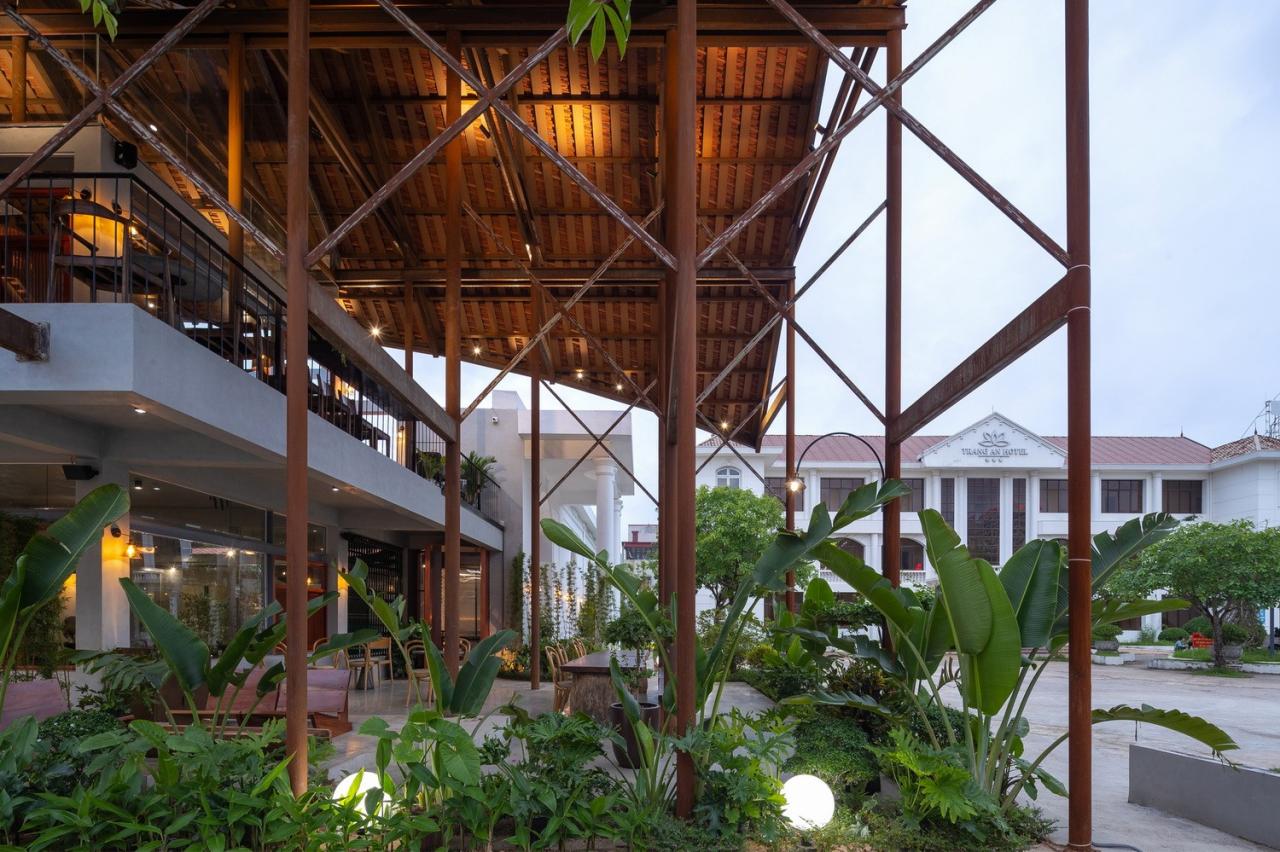 BIM建筑|May 咖啡厅和面包店 / FeA