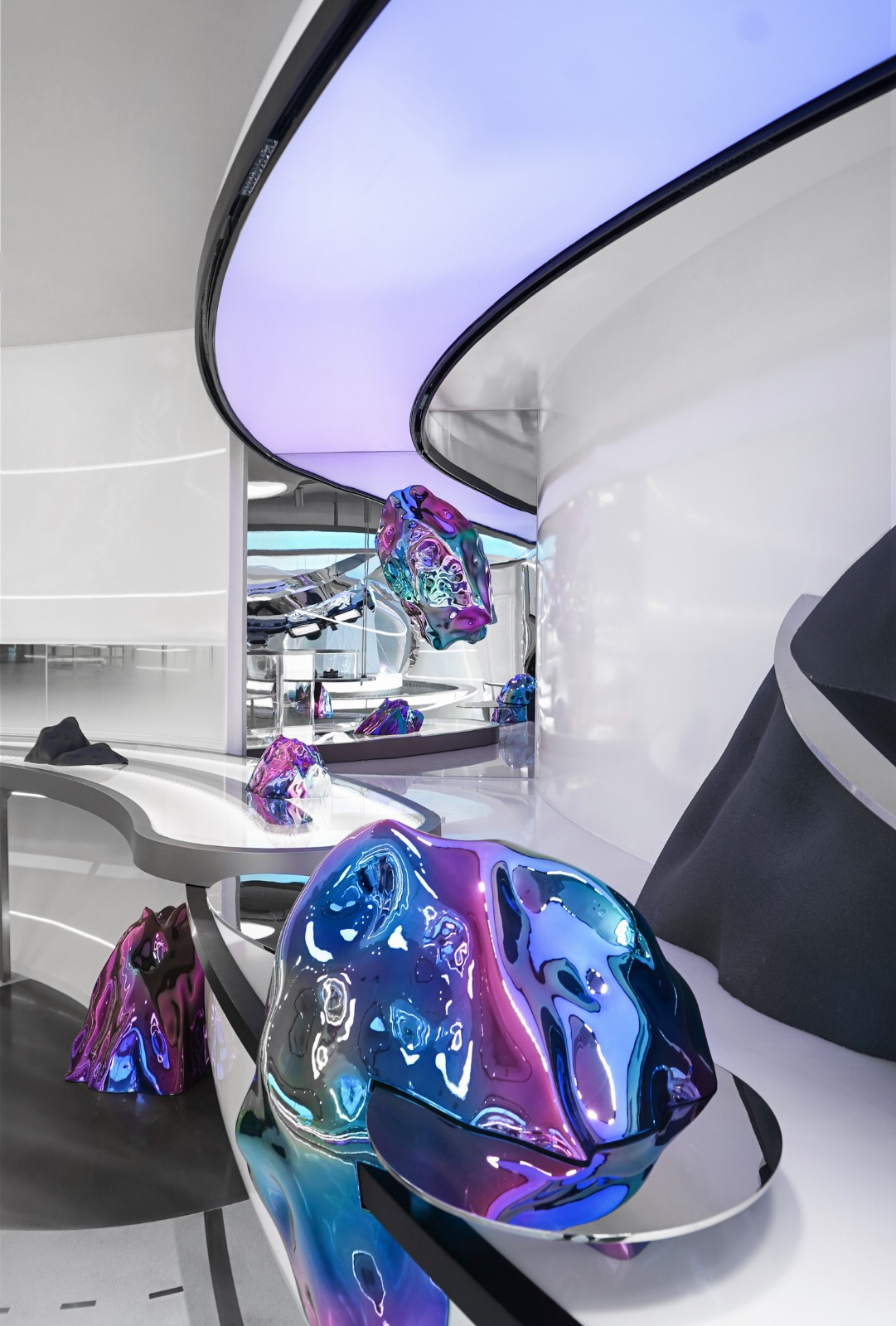 BIM建筑|HOLILAND TRAVEL：平行宇宙的未来叙事主义 / SLT设计咨询有限公司