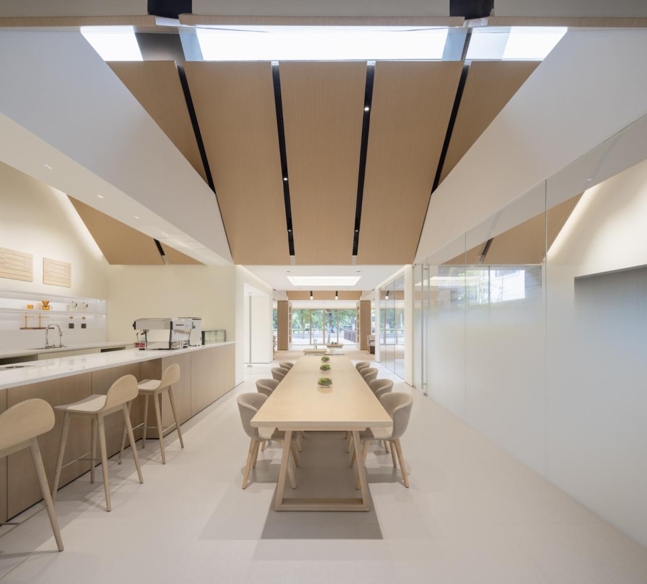 BIM建筑|融新于旧，与时并进：济南蔚来中心 / LUKSTUDIO芝作室