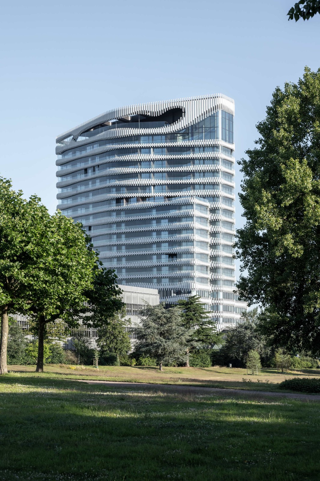 BIM建筑|RKM740“拉链” 塔楼 / J. Mayer H. Architects