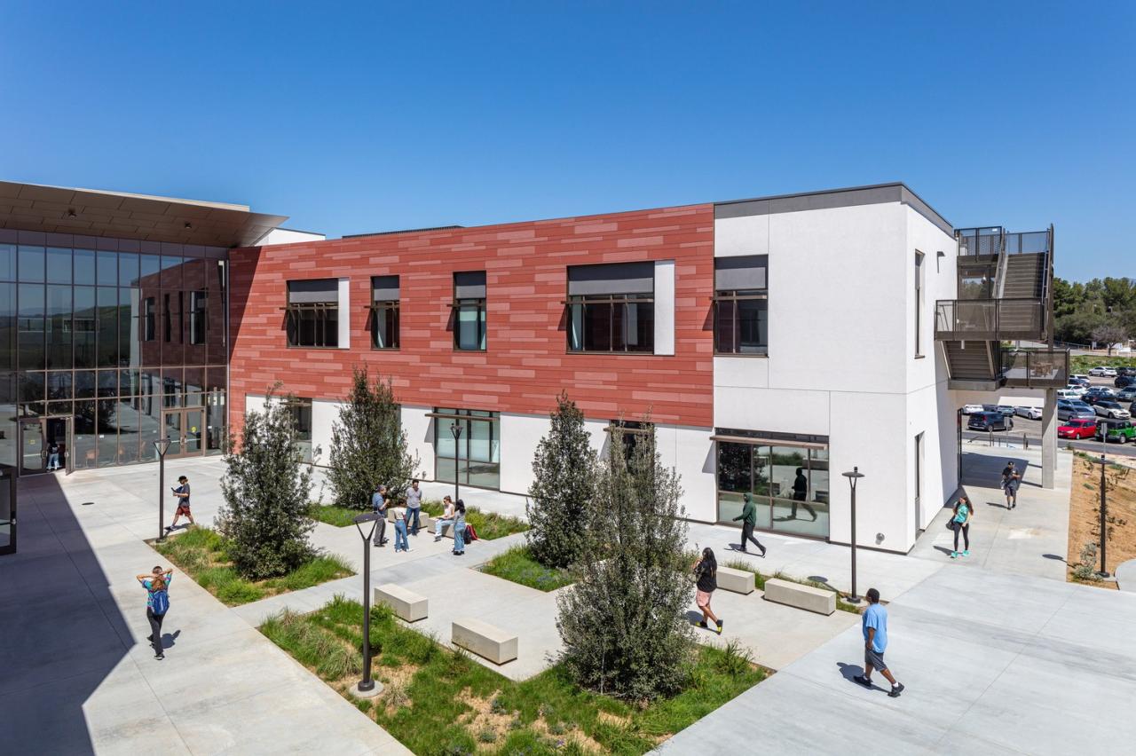 BIM建筑|马鞍学院先进技术与应用科学教学楼 / HED