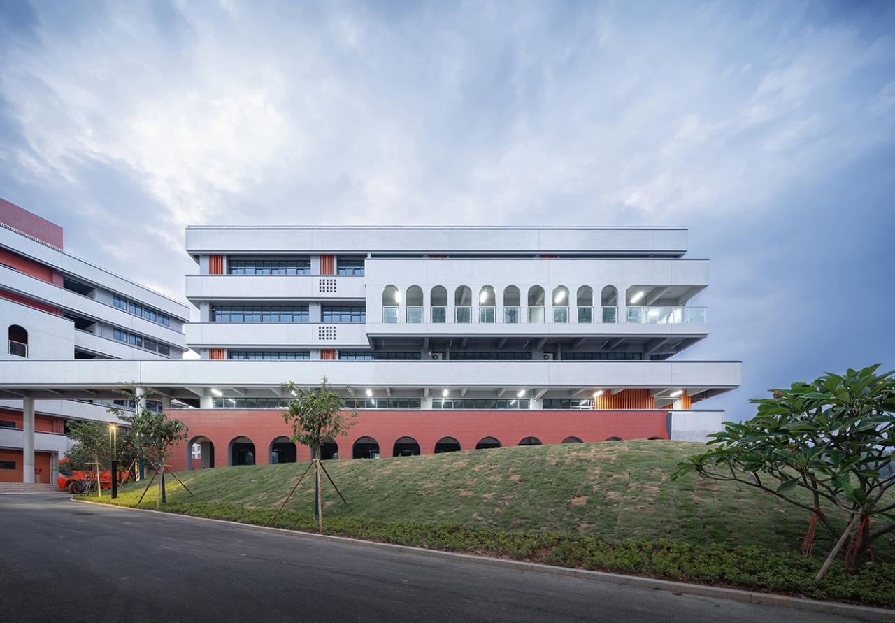 BIM建筑|台山市广旭实验学校 / 象外营造工作室