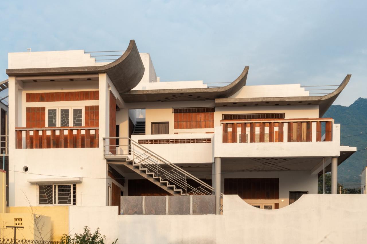 BIM建筑|印度 Coimbatore 修行中心 / Masonry of Architects