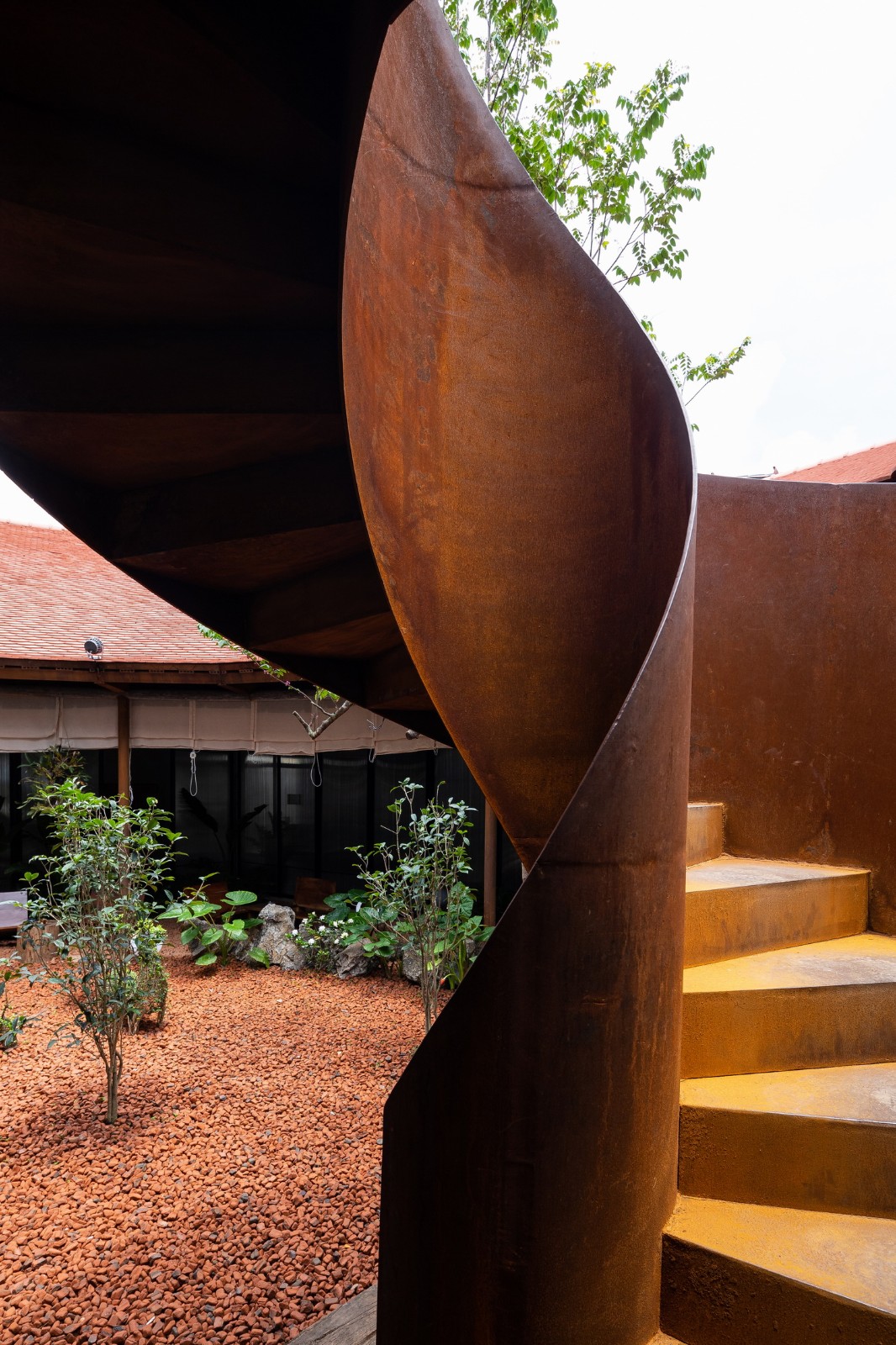 BIM建筑|May 咖啡厅和面包店 / FeA