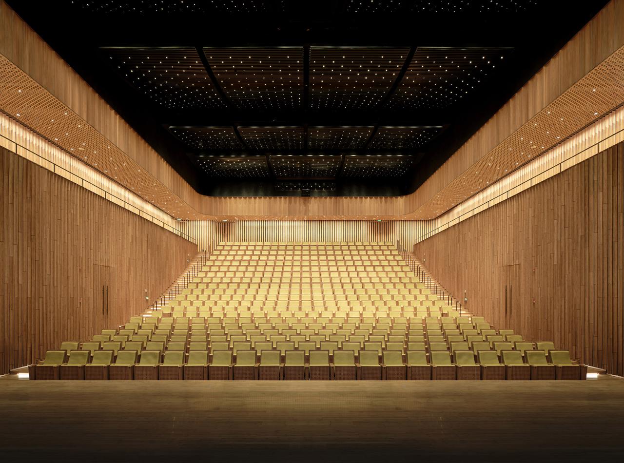 BIM建筑|雅达剧院：山林与舞台 / goa大象设计