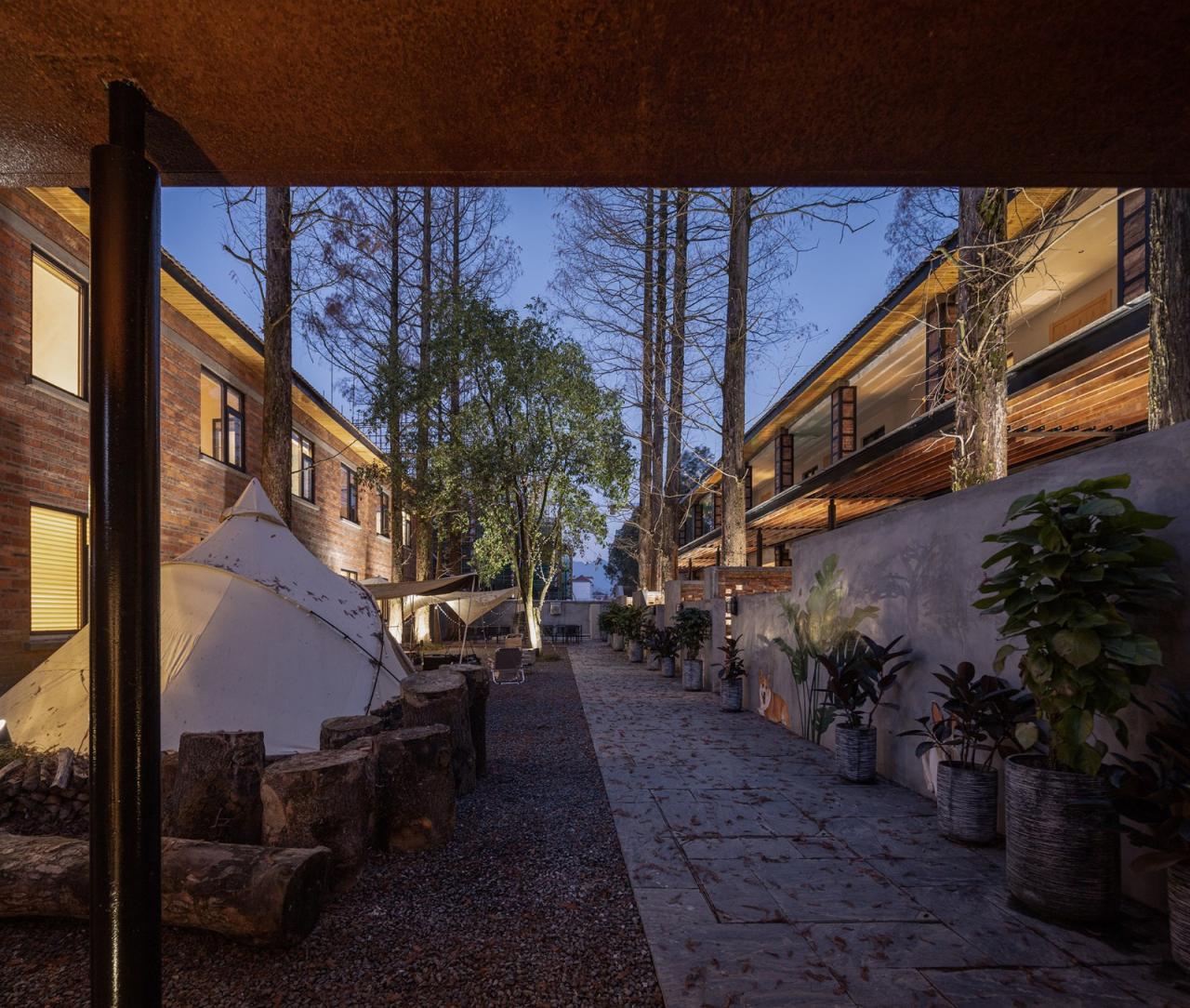 BIM建筑|龙游溪口镇乡村未来社区圃舍·溪口共享民宿 / 上海严旸建筑设计工作室