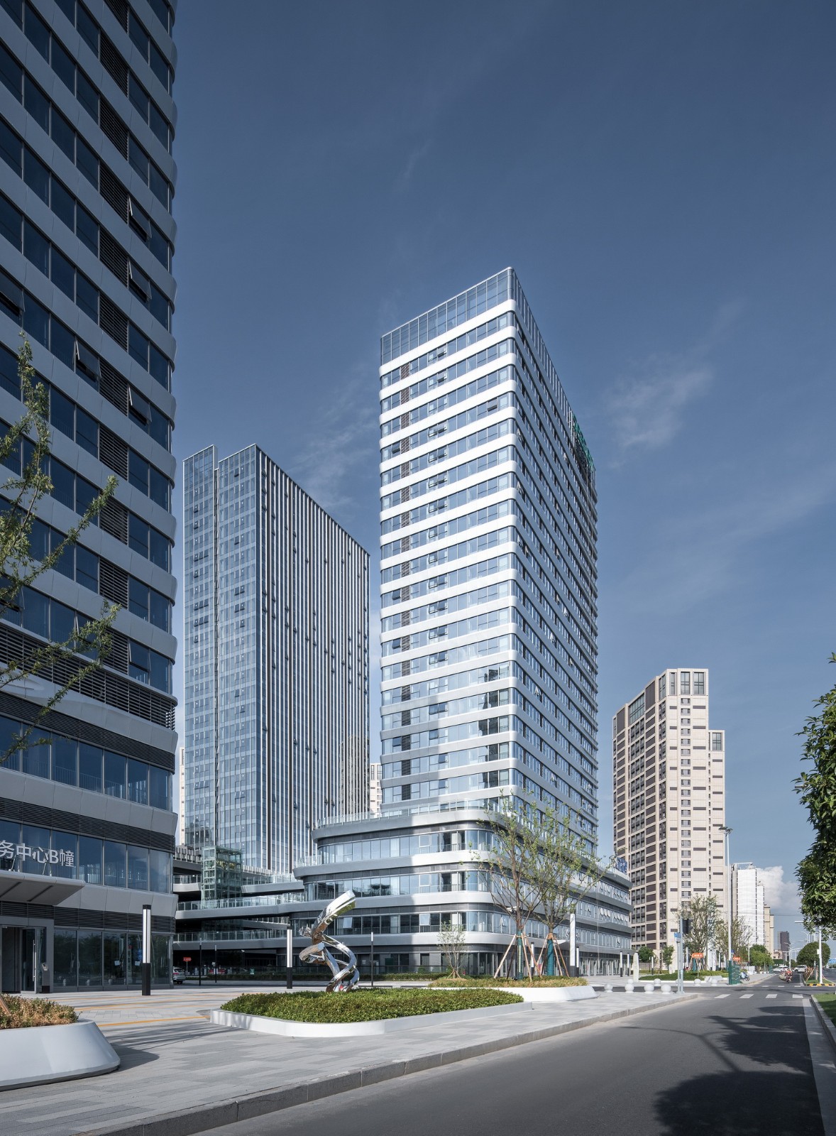 BIM建筑|Moc芯光里·苏州高铁新城复合商业街区 / 简和建筑