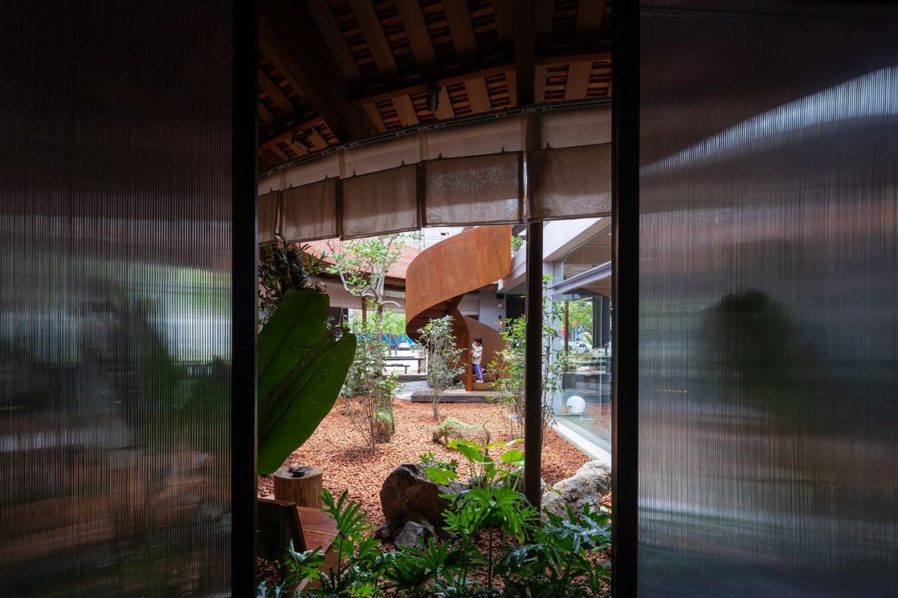 BIM建筑|May 咖啡厅和面包店 / FeA