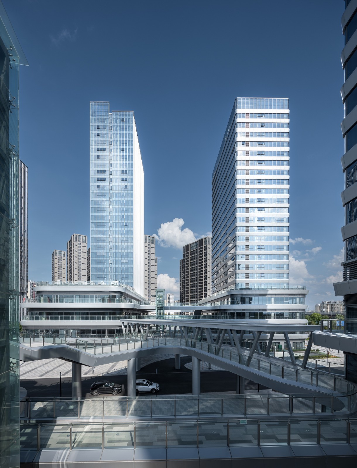 BIM建筑|Moc芯光里·苏州高铁新城复合商业街区 / 简和建筑