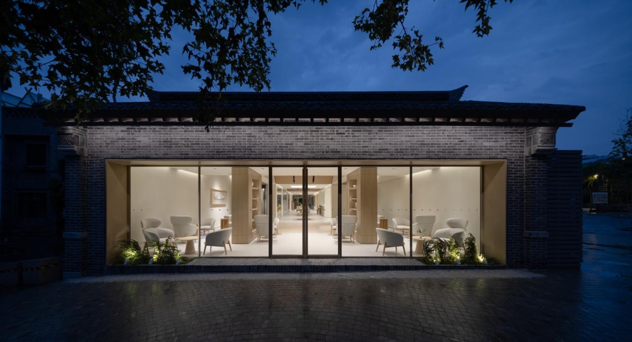 BIM建筑|融新于旧，与时并进：济南蔚来中心 / LUKSTUDIO芝作室