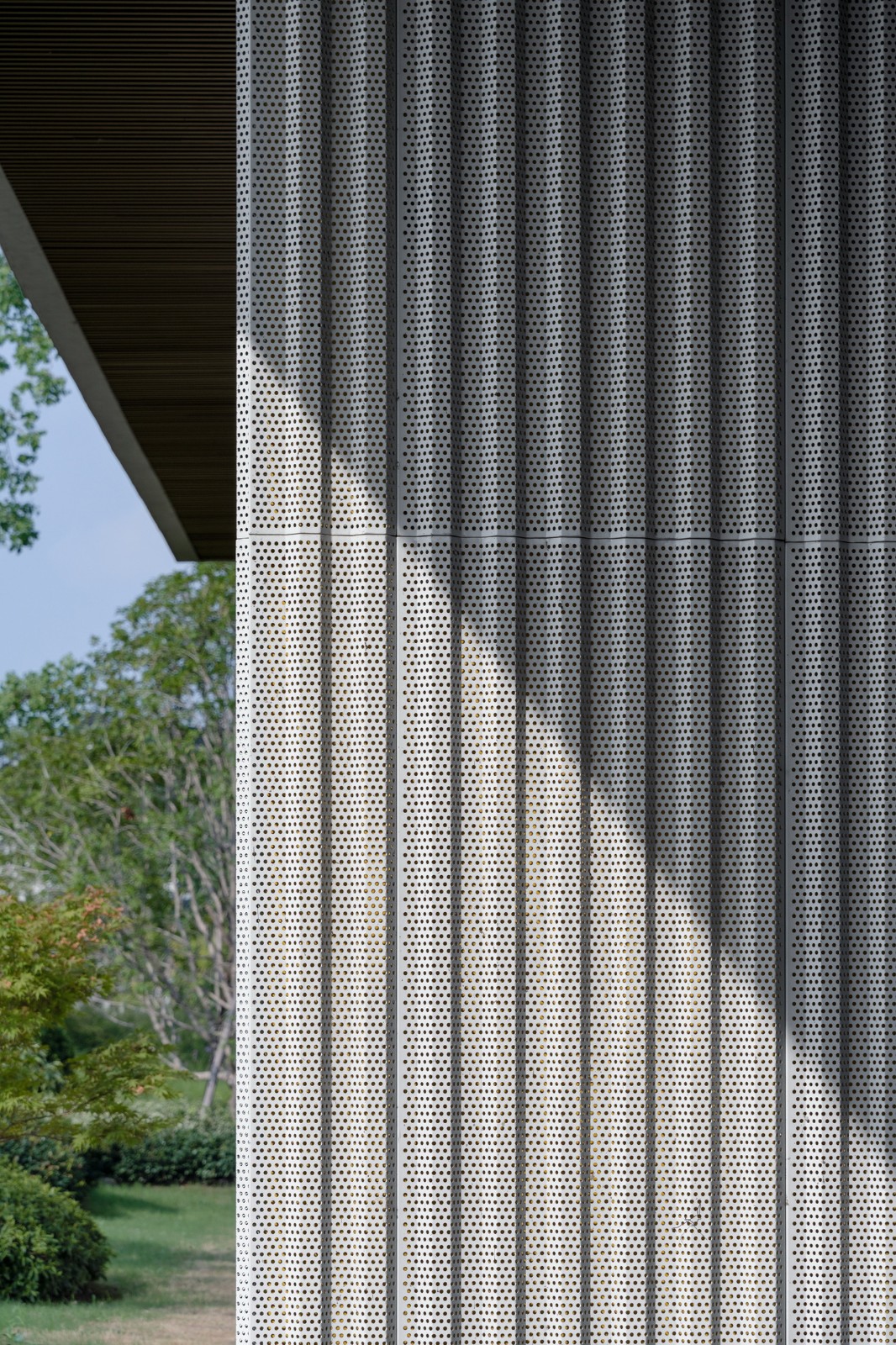 BIM建筑|乐活集盒：南京雅达 · 子罗城 / line+建筑事务所、gad