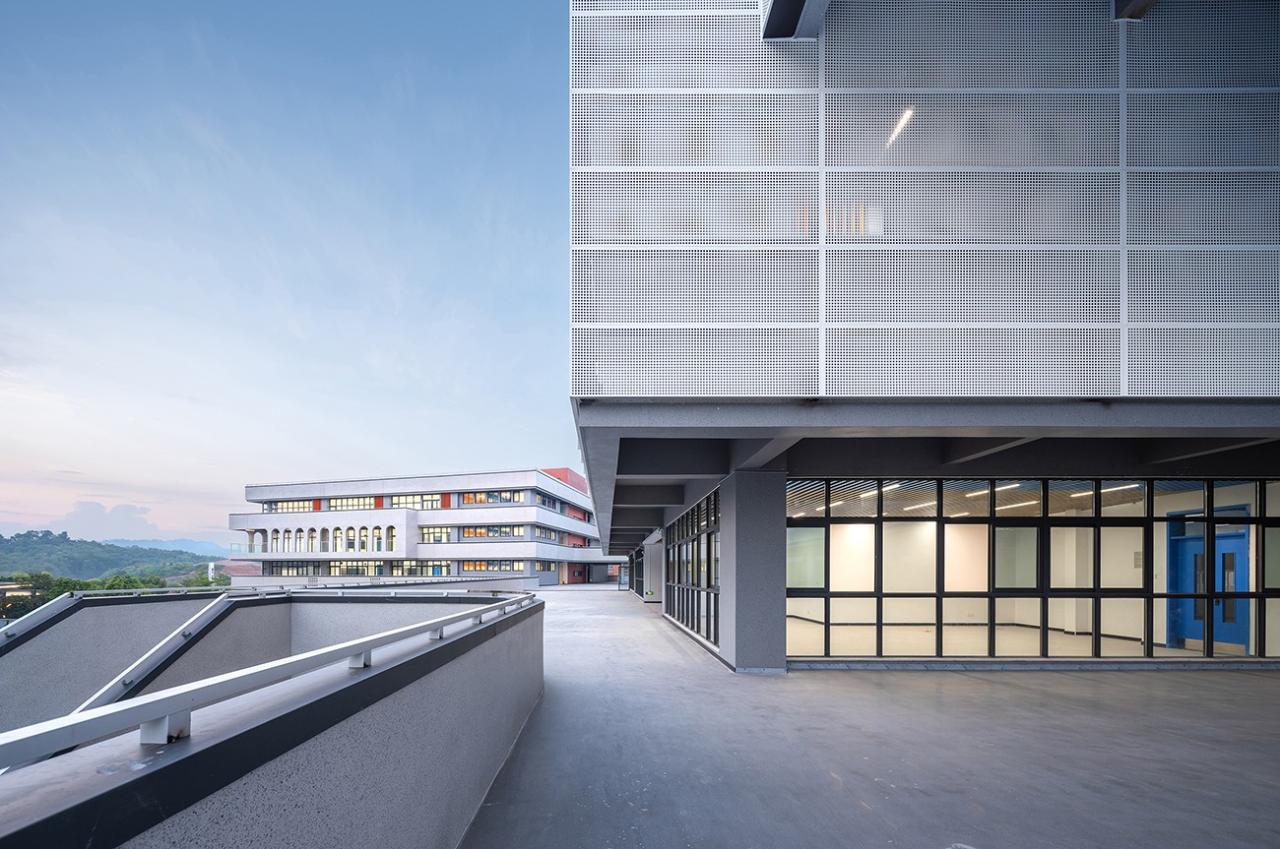 BIM建筑|台山市广旭实验学校 / 象外营造工作室