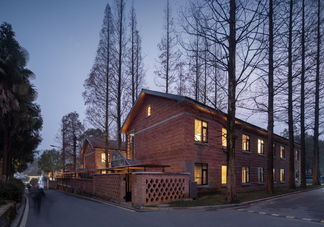 BIM建筑|龙游溪口镇乡村未来社区圃舍·溪口共享民宿 / 上海严旸建筑设计工作室