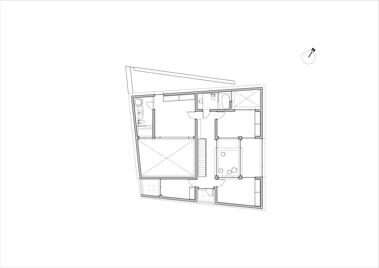 BIM建筑|扭曲营造空间，金属立面住宅 / Archirie