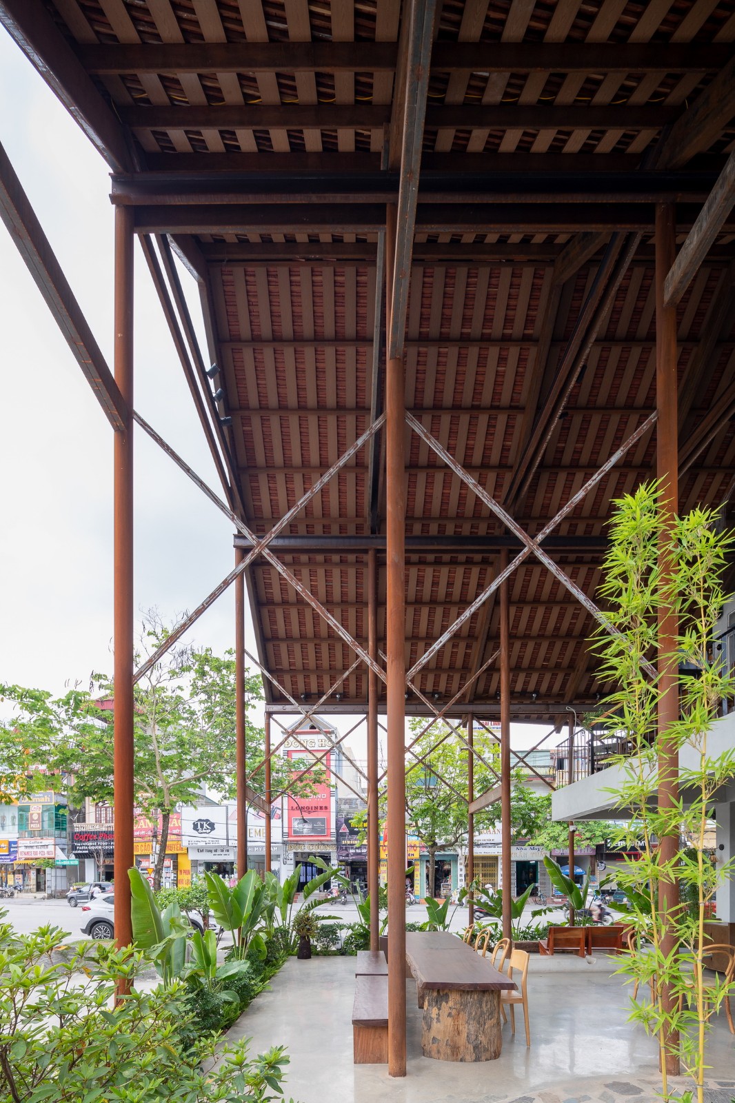 BIM建筑|May 咖啡厅和面包店 / FeA