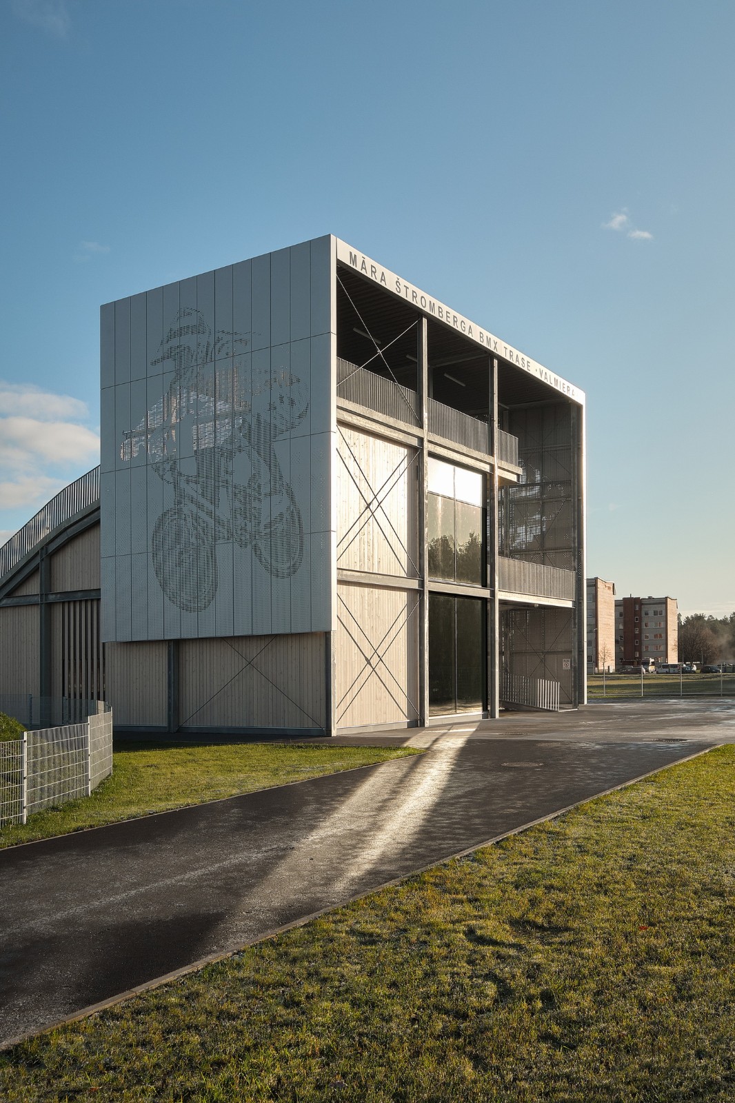 BIM建筑|奥运冠军 Maris Strombergs 的 BMX 赛道 / Balta Istaba