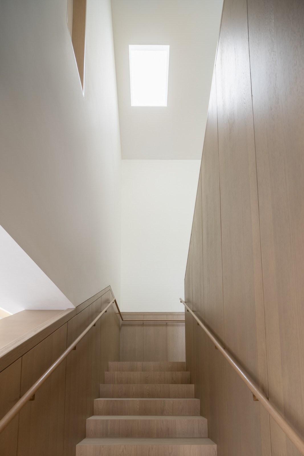 BIM建筑|融新于旧，与时并进：济南蔚来中心 / LUKSTUDIO芝作室