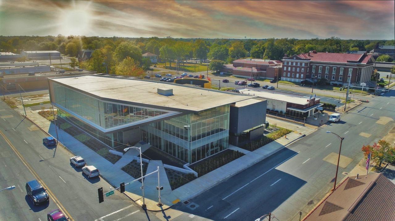 BIM建筑|派恩布拉夫总图书馆 / Polk Stanley Wilcox Architects