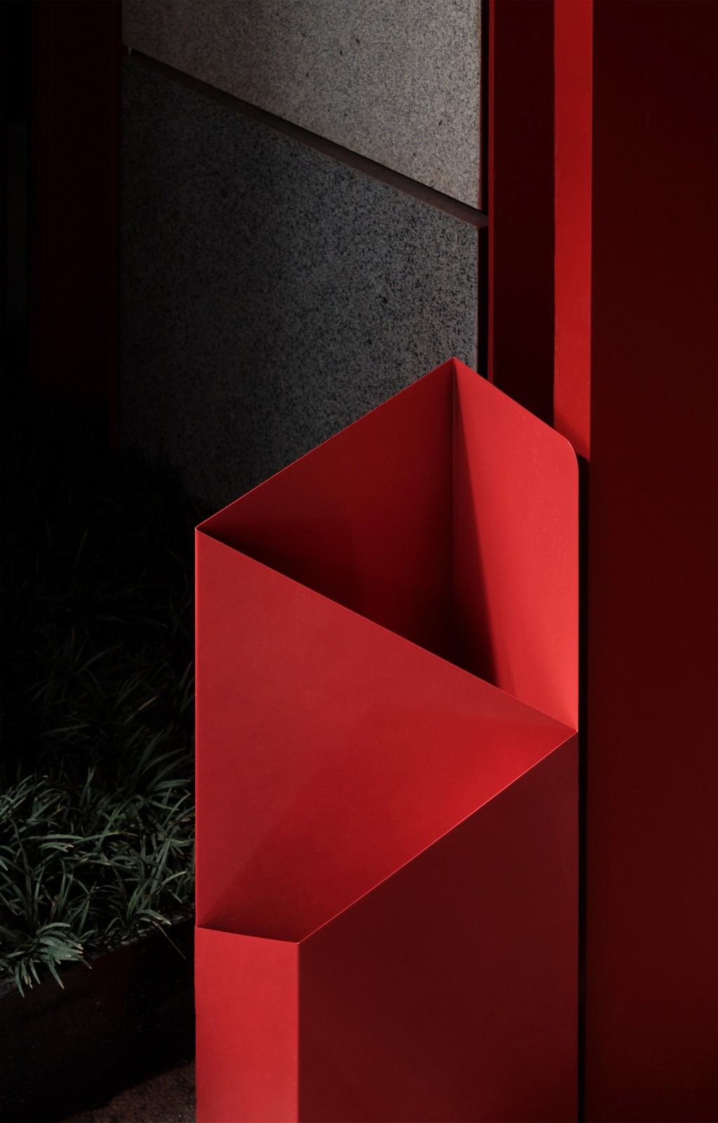 BIM建筑|街角的红色酒场：鸟焱·烧物 / TRIOSTUDIO三厘社