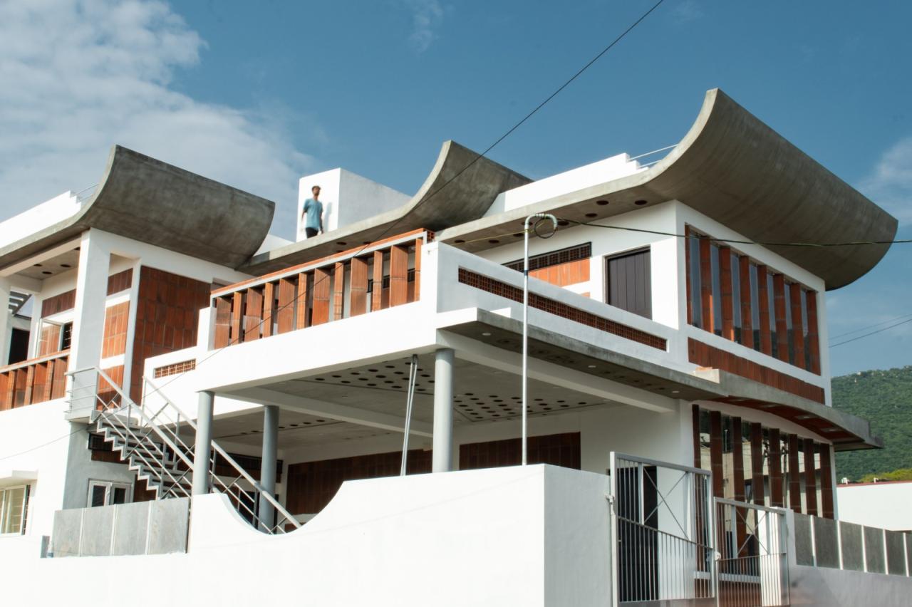 BIM建筑|印度 Coimbatore 修行中心 / Masonry of Architects