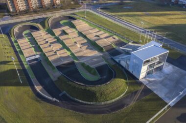 BIM建筑|奥运冠军 Maris Strombergs 的 BMX 赛道 / Balta Istaba-BIM建筑网