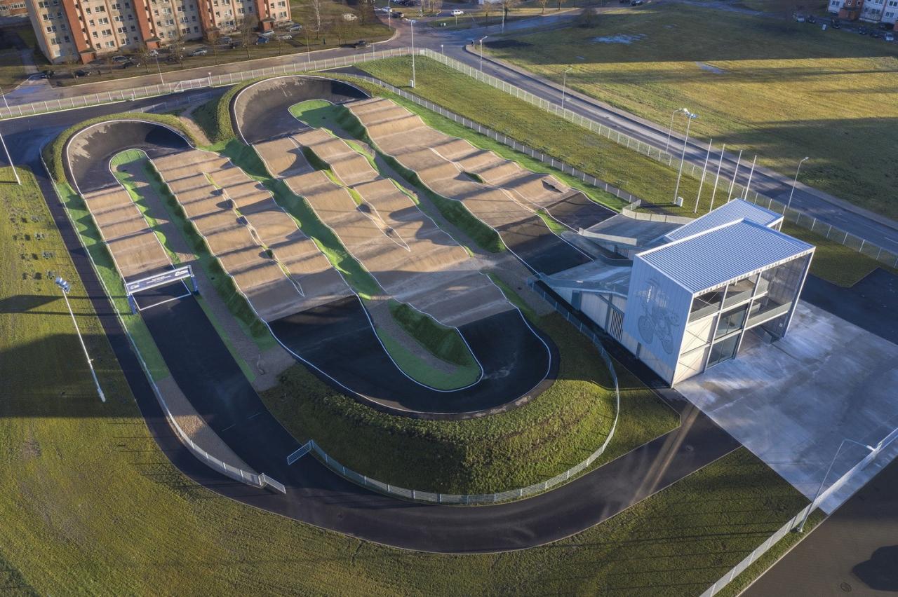 BIM建筑|奥运冠军 Maris Strombergs 的 BMX 赛道 / Balta Istaba