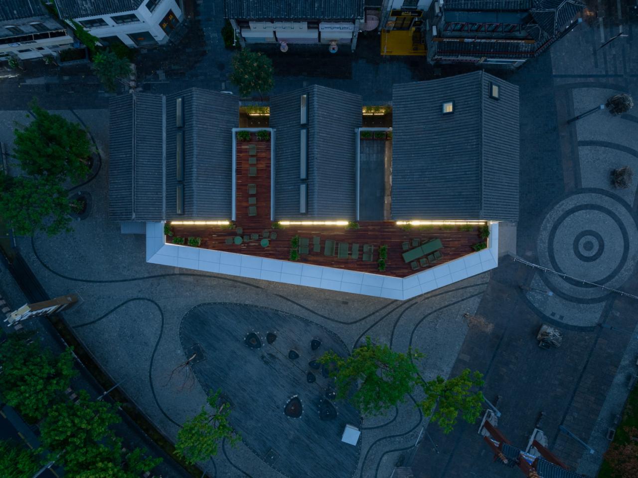 BIM建筑|融新于旧，与时并进：济南蔚来中心 / LUKSTUDIO芝作室