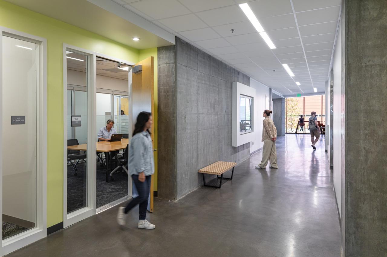 BIM建筑|马鞍学院先进技术与应用科学教学楼 / HED